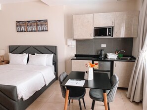 1 camera, ferro/asse da stiro, Wi-Fi, lenzuola