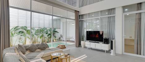 Villa, balcón, vista a la alberca | Vista desde la habitación