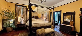 Pinwheel Place off the Square