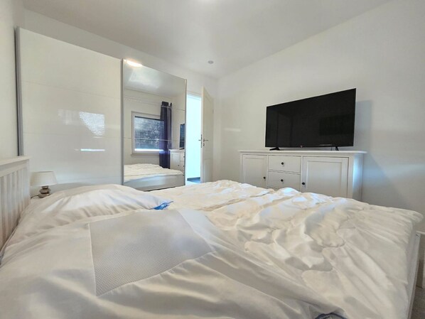 3 bedrooms, iron/ironing board, WiFi