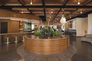 Dining - Urban Escape with Vibrant Lounge, Pool – Near Downtown Hotspots (Nashville)