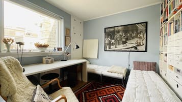 2 bedrooms, iron/ironing board, travel crib, free WiFi