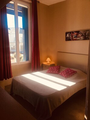 1 chambre, Wi-Fi gratuit, draps fournis