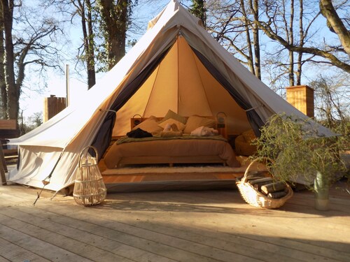 Luxury tent with private spa Copa cabanes 1 pond view