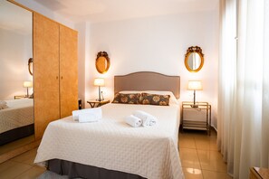 2 chambres, fer et planche Ă repasser, Wi-Fi gratuit, draps fournis