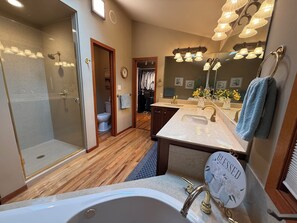 Jetted tub, hair dryer, towels, soap