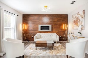 TV connectée, cheminée