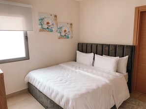 2 bedrooms, iron/ironing board, WiFi, bed sheets