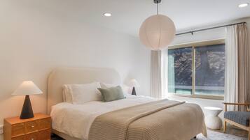 3 slaapkamers, een strijkplank/strijkijzer, reisbedje, gratis wifi