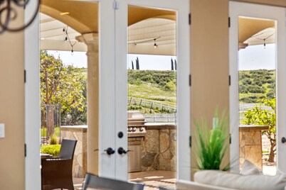 Welcome to Love at First Syrah! Single Story home w/pool/spa/ 7 bedrooms & more!