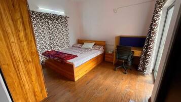 3 habitaciones, tabla de planchar con plancha y wifi gratis