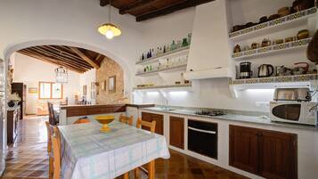 Réfrigérateur, micro-ondes, four, lave-vaisselle