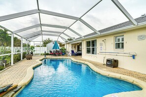 A heated pool - 4 Mi to Public Beach: Cape Coral Paradise! (Cape Coral)