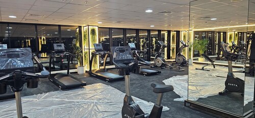 Chic studio with AC, fitness room, swimming pool, open sea in marvelous Al Hamra