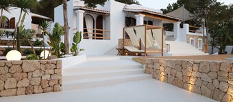 Villa Can Rafel. Ibicencan Design. Fully Renovated. AC