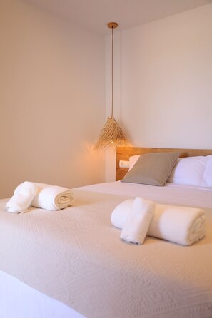 4 Schlafzimmer, Schreibtisch, Bügeleisen/Bügelbrett, Reisekinderbett