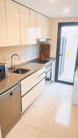 Fridge, microwave, oven, dishwasher