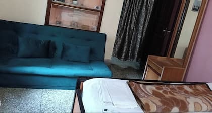 4-bedroom house in charming Kolkata with AC, WiFi. Enjoy your stay