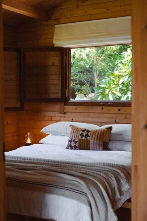 6 slaapkamers, een strijkplank/strijkijzer, wifi, beddengoed