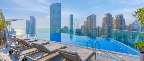 Piscina coperta, una piscina riscaldata