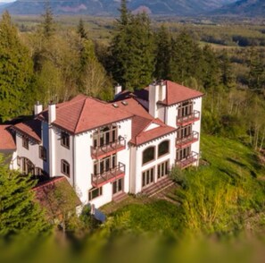 Exterior - 
Spacious mountain retreat: 10 BR, sauna, gym & ballroom with finished basement. (sedro woolley)