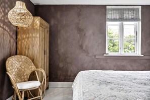 3 bedrooms, iron/ironing board, free WiFi