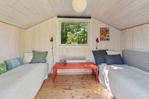 3 bedrooms, free WiFi - Holiday home with peace, nature and great moments (Jægerspris)