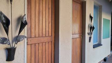 Coin salon dans le hall