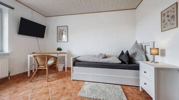 2 bedrooms, free WiFi, bed sheets