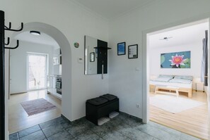 2 室のベッドルーム、アイロン / アイロン台、WiFi (無料)、ベッドシーツ
