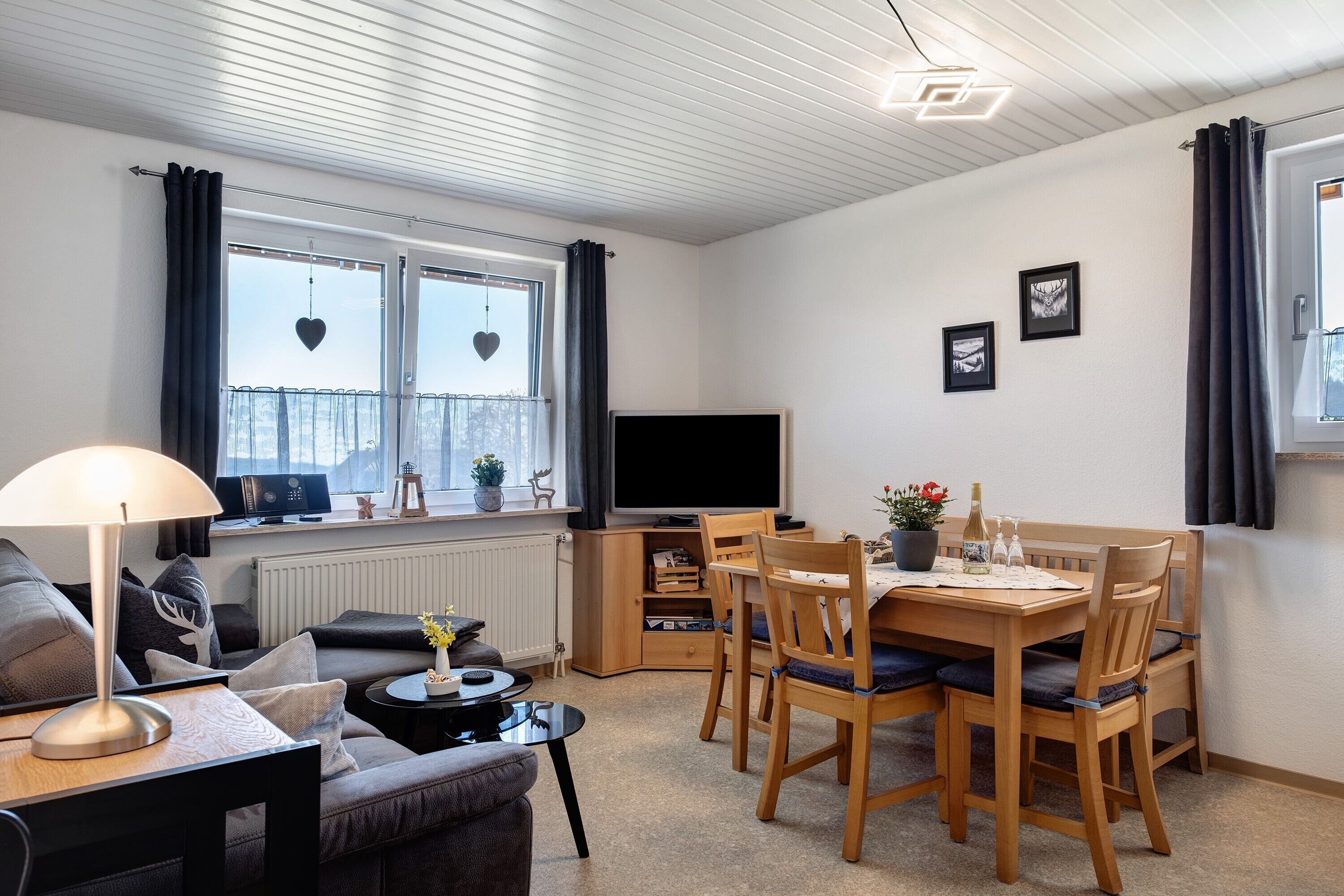 Tv, dvd-spelare och en stereo