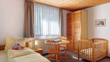 2 chambres, fer et planche Ă  repasser, Wi-Fi gratuit, draps fournis