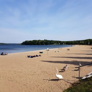 Beach nearby - Holiday Home 'Rehblick Schwerin' with Private Terrace, Wi-Fi and Air Conditioning (Schwerin)