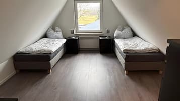 2 bedrooms, iron/ironing board, free WiFi, bed sheets