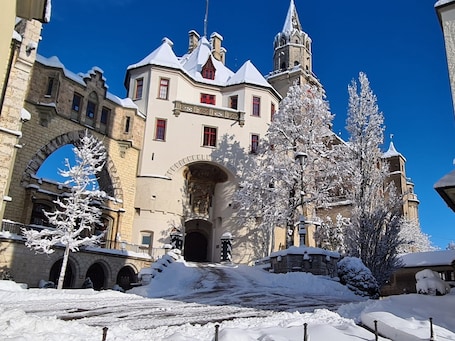 Exterior. Apartment 'Am Schloss' with Private Terrace and Wi-Fi