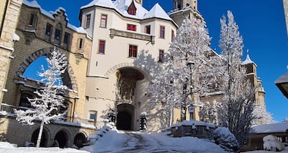 Apartment 'Am Schloss' with Private Terrace and Wi-Fi