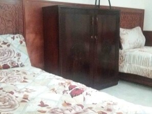 2 Schlafzimmer, Bügeleisen/Bügelbrett, Internetzugang, Bettwäsche