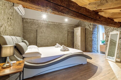 Villa à Ozzano Monferrato avec 3 chambres à coucher, 8 couchages