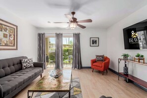 TV, offices - NEW|Fashion Square Retreat | 4 Heated Pools (Scottsdale)