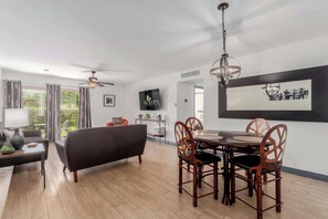 Interior - NEW|Fashion Square Retreat | 4 Heated Pools (Scottsdale)