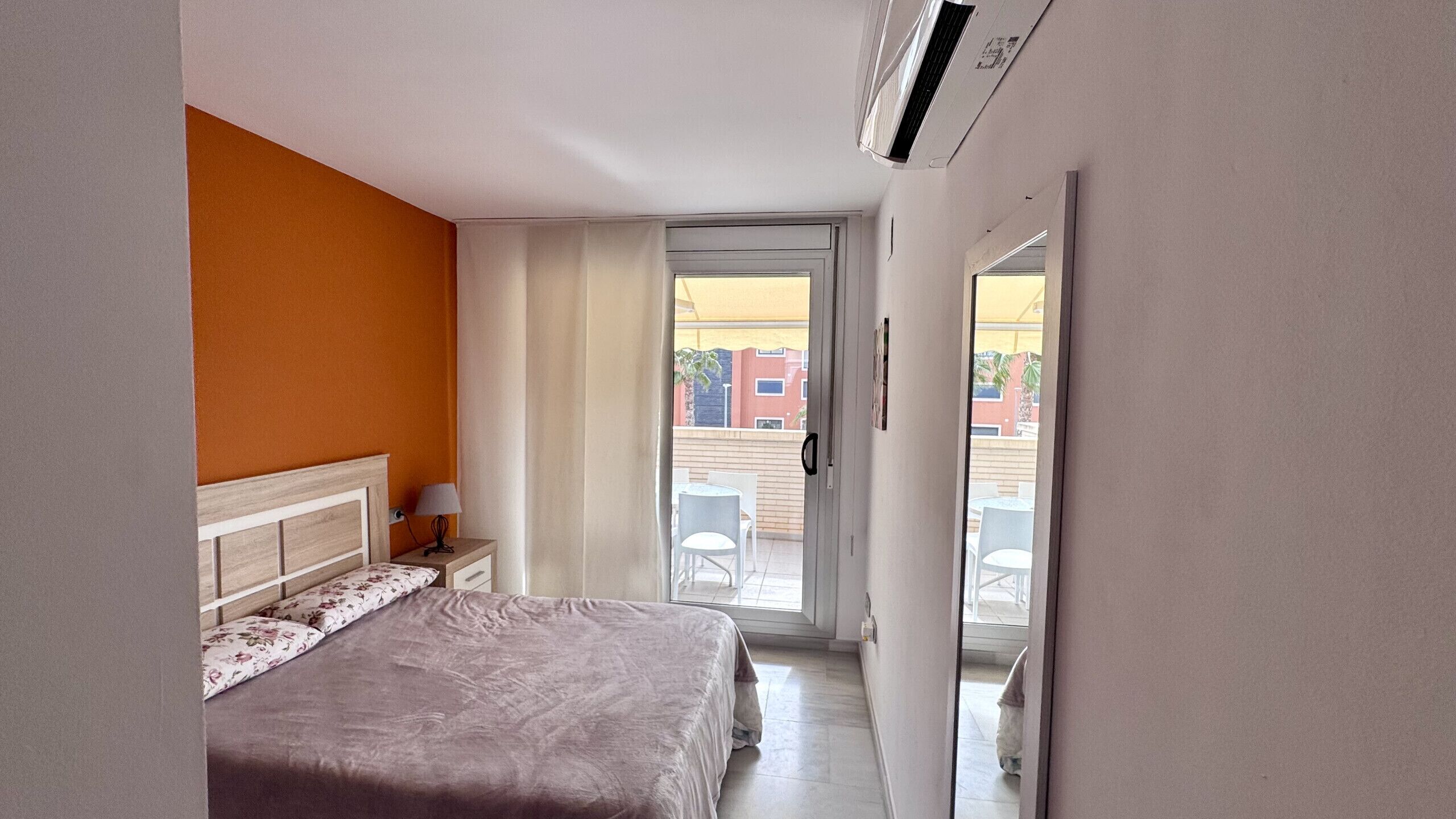 2 chambres, fer et planche à repasser, draps fournis