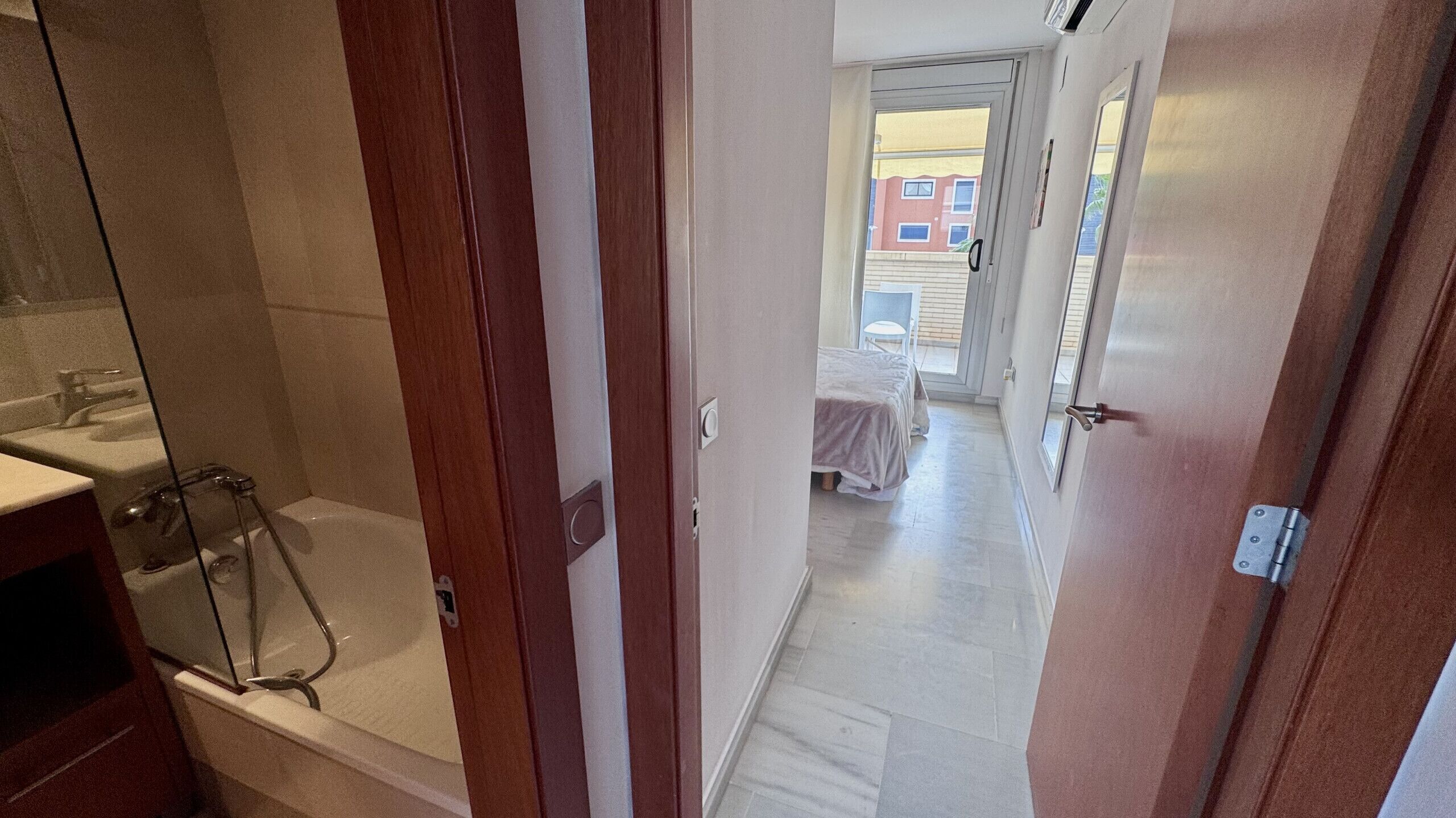 2 Schlafzimmer, Bügeleisen/Bügelbrett, Bettwäsche