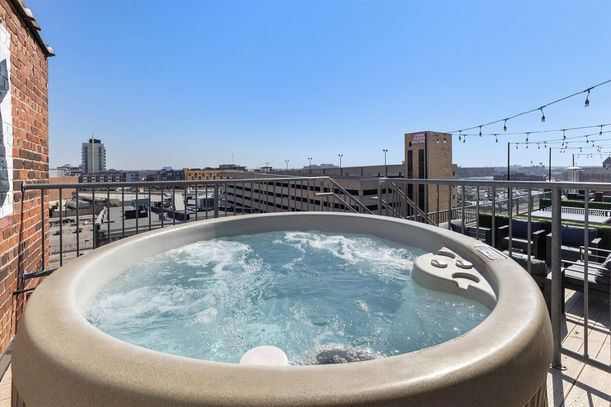 Outdoor spa tub