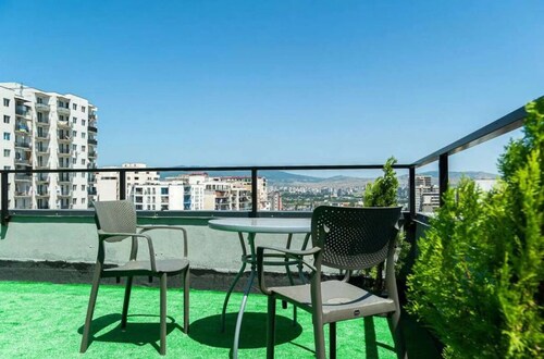 Epic 1Bed unit Huge Balcony area