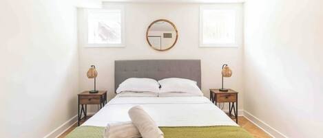 1 habitación, tabla de planchar con plancha, wifi y ropa de cama