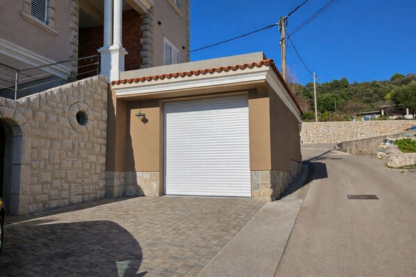 Exterior - Seaside Family Apartment Una - Sunny Rab Island (Rab)