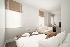 Iron/ironing board, WiFi, bed sheets