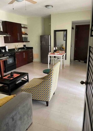 المنشأة من الداخل