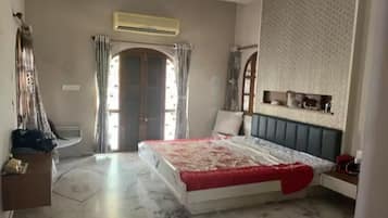 2 bedrooms