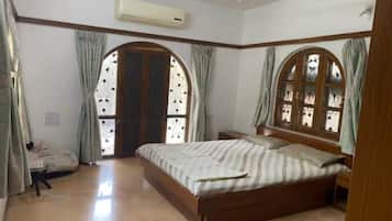 2 bedrooms